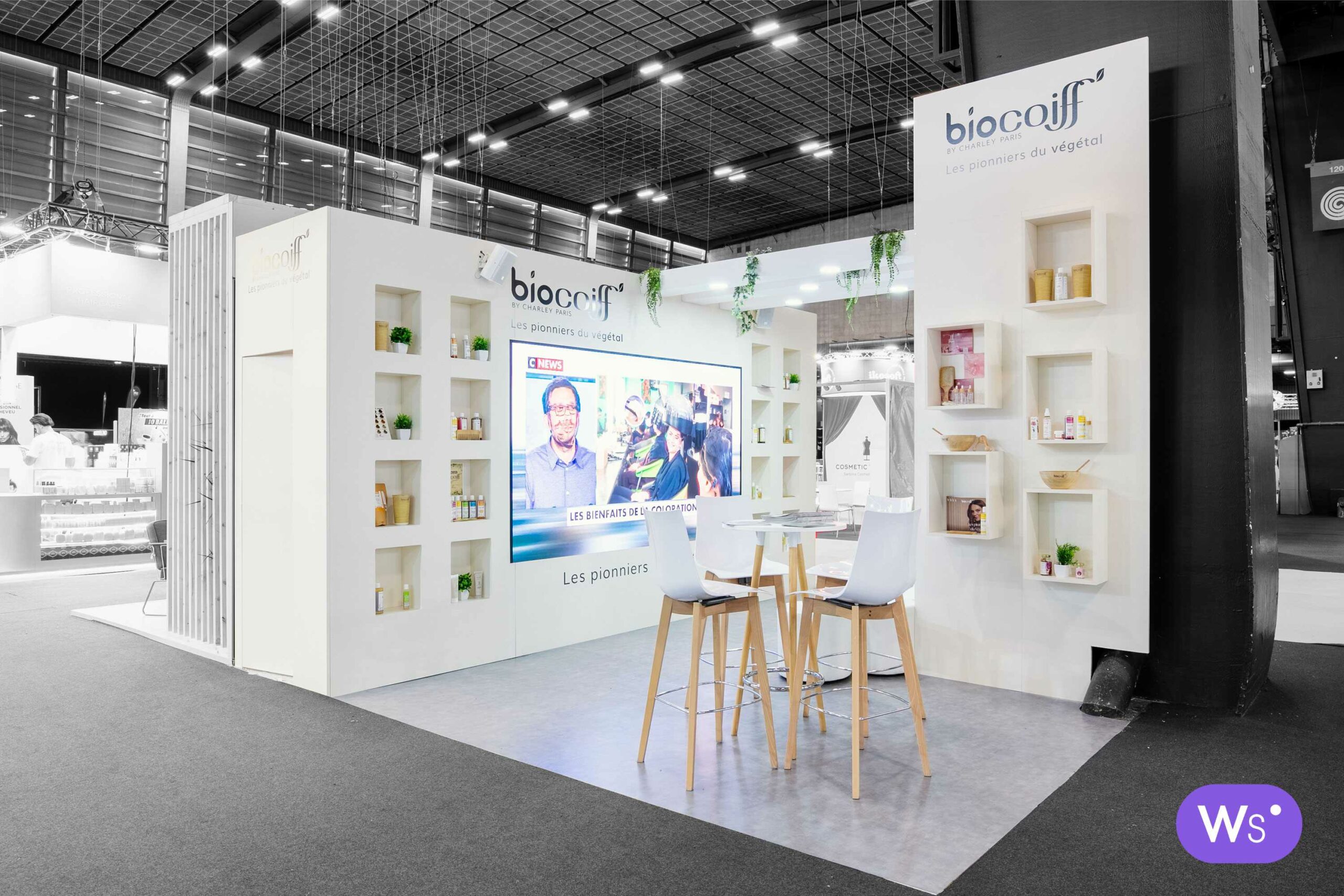 Vu de l'angle du stand sur-mesure Biocoiff au MCB 2024