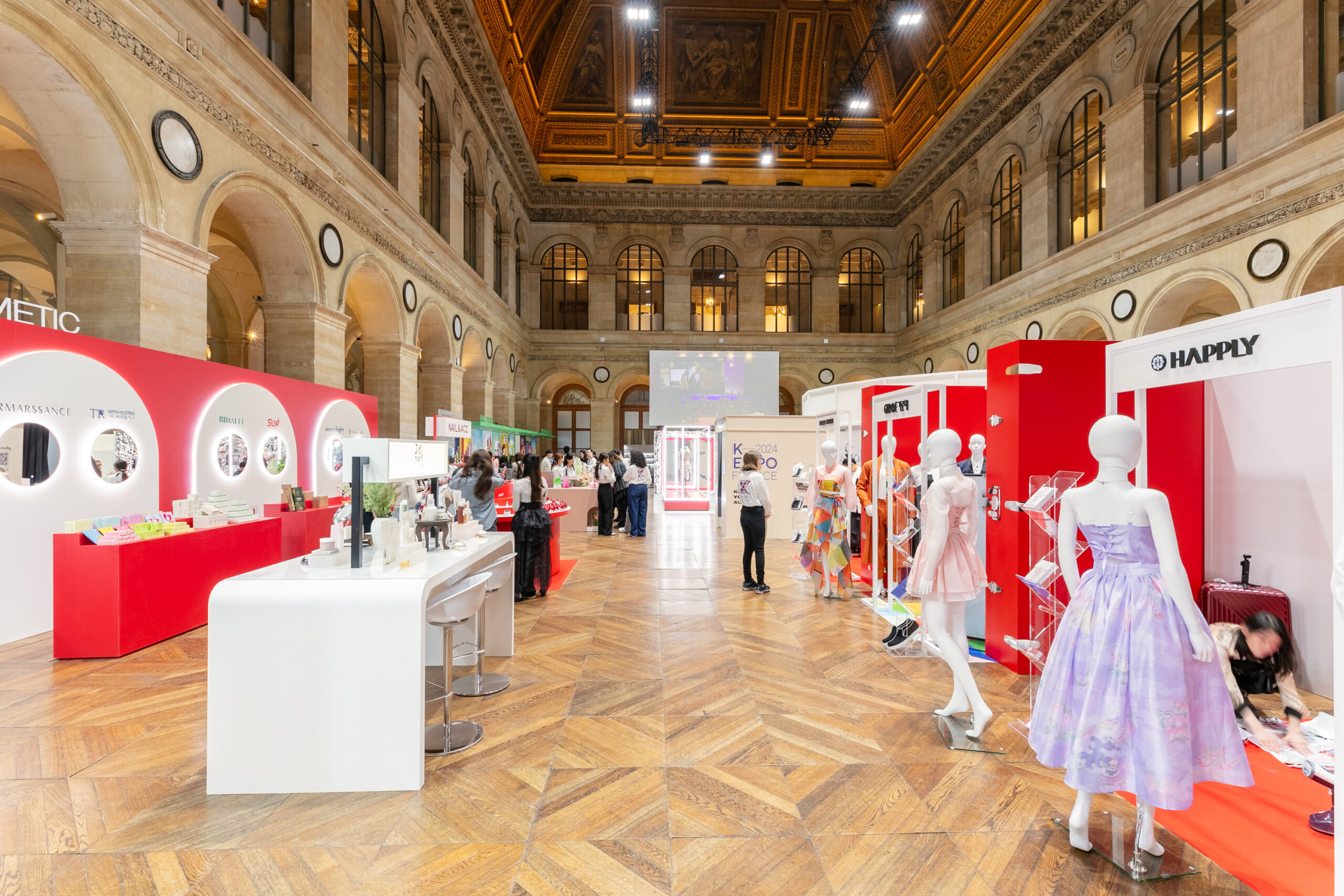 Vue de l'allée principale du K-EXPO France