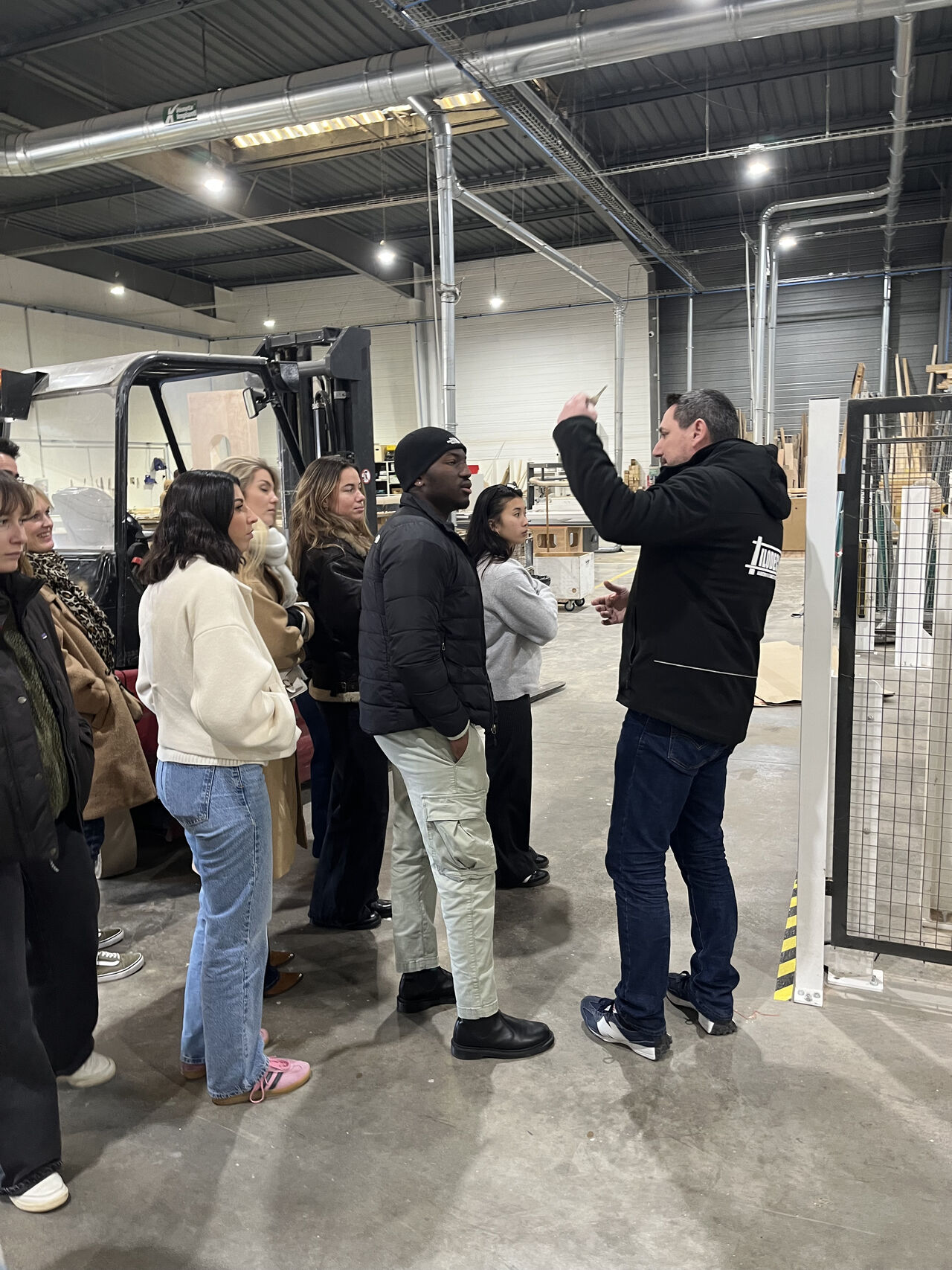 Vu de la nouvelle team CDP & CA lors de la visite d'une menuiserie pour découvrir