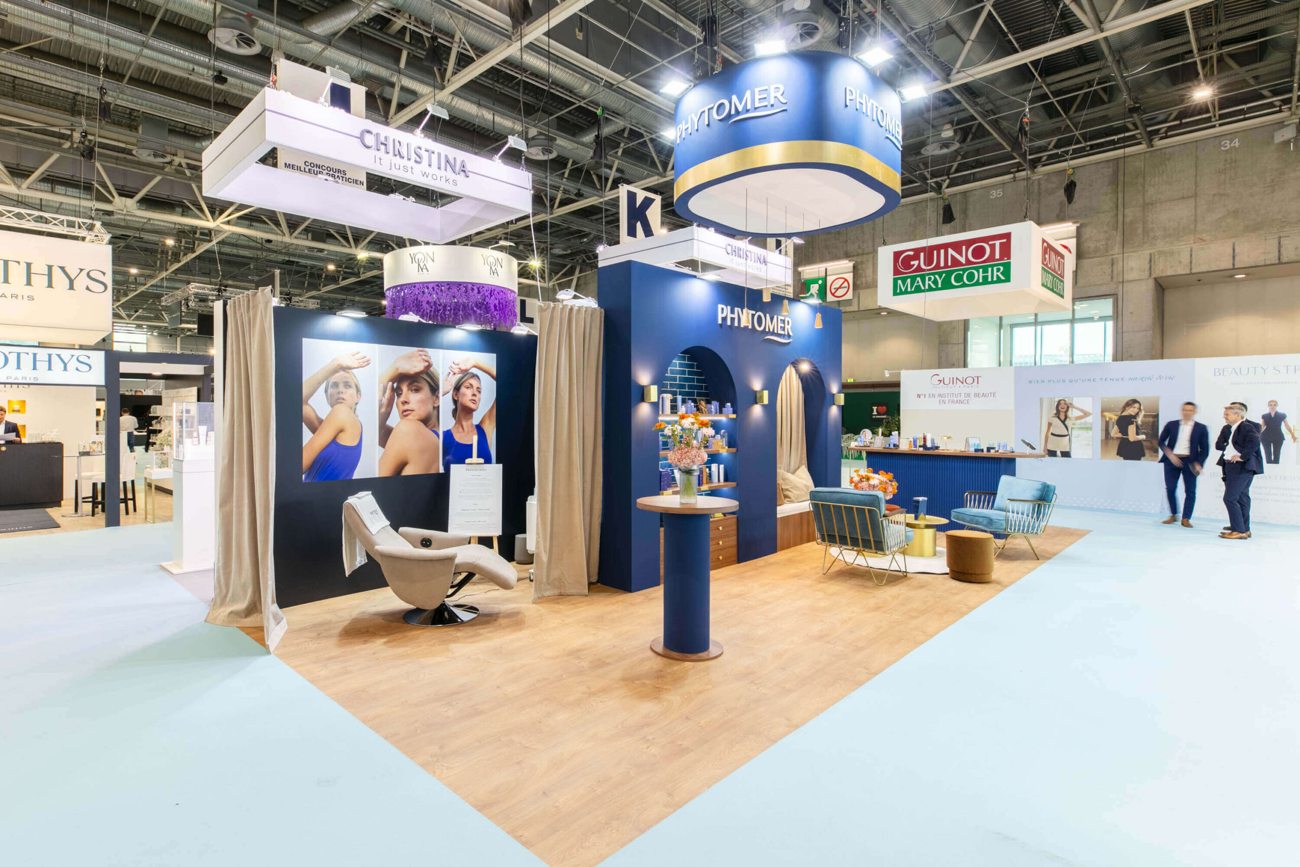 Vu de l'angle stand sur-mesure PHYTOMER lors du salon les Nouvelles Esthétiques 2025