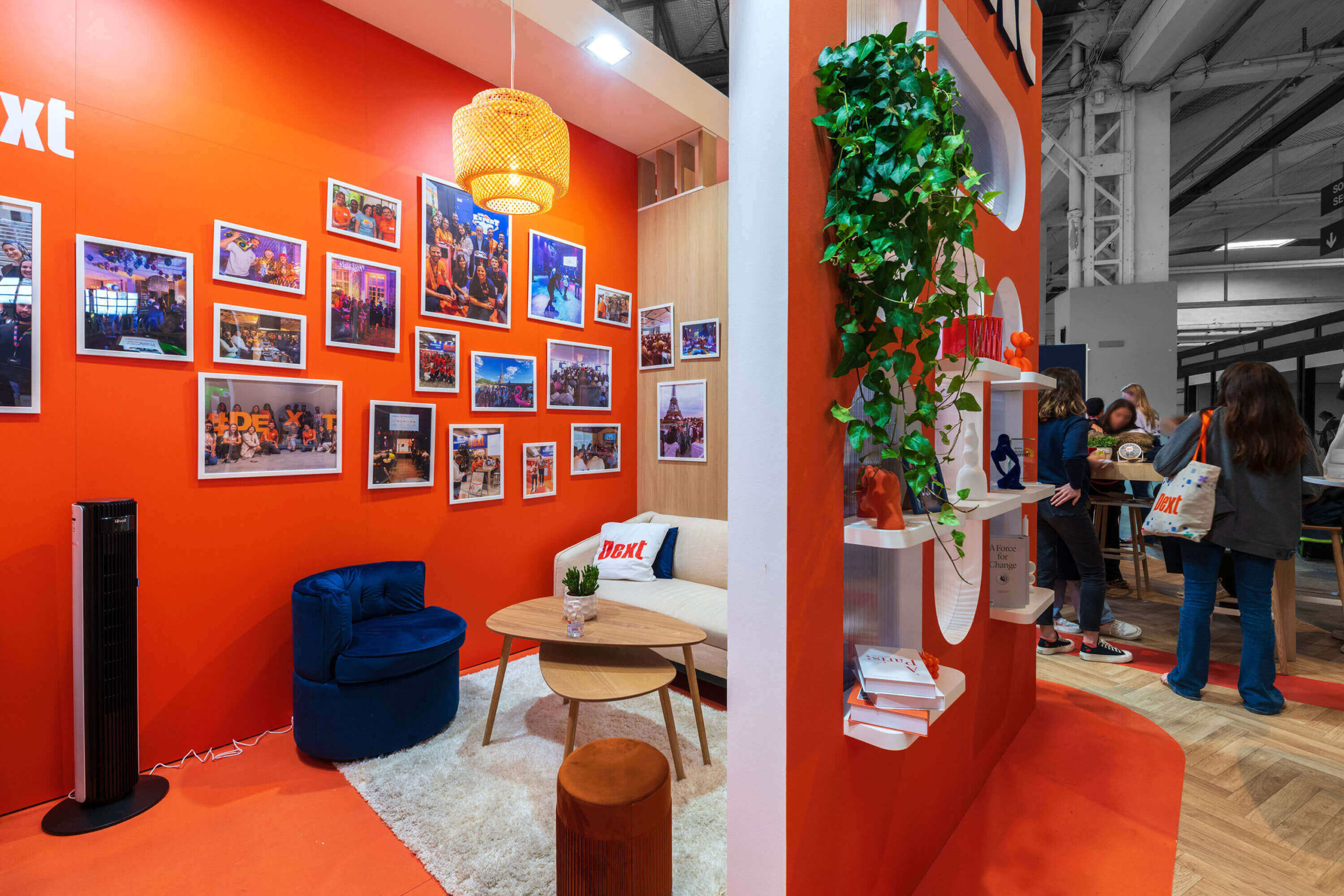 Vu de l'intérieur du stand sur mesure DEXT lors du salon des Experts Compables 2024