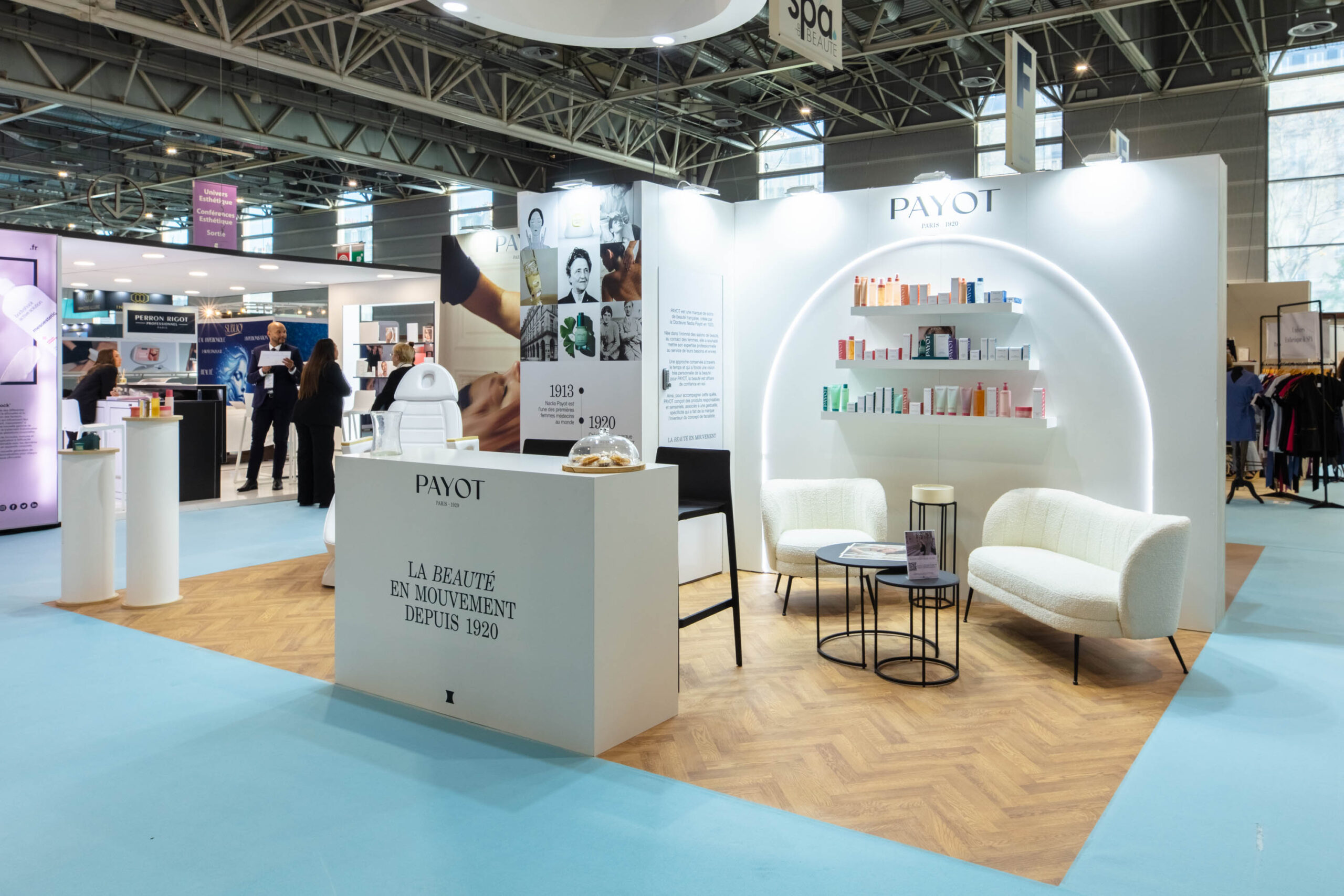 Vu de l'angle du stand sur-mesure payot lors des nouvelles esthétiques 2025