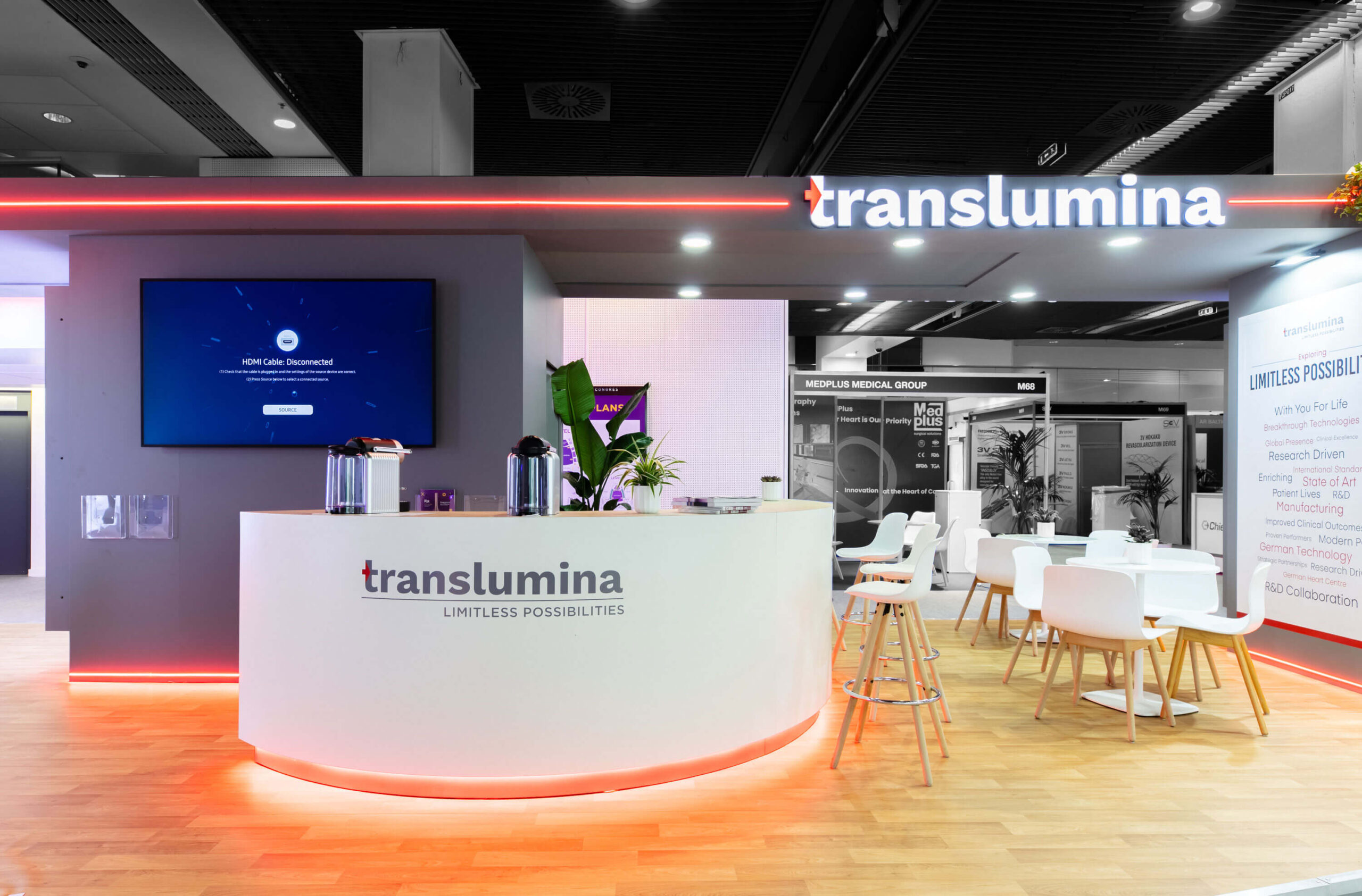Vu de face du stand sur-mesure TRANSLUMINA lors du salon EURO PCR 2025