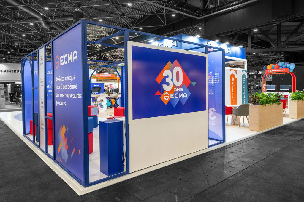 Vue de coté du stand sur-mesure Ecma au salon COEC 2025.