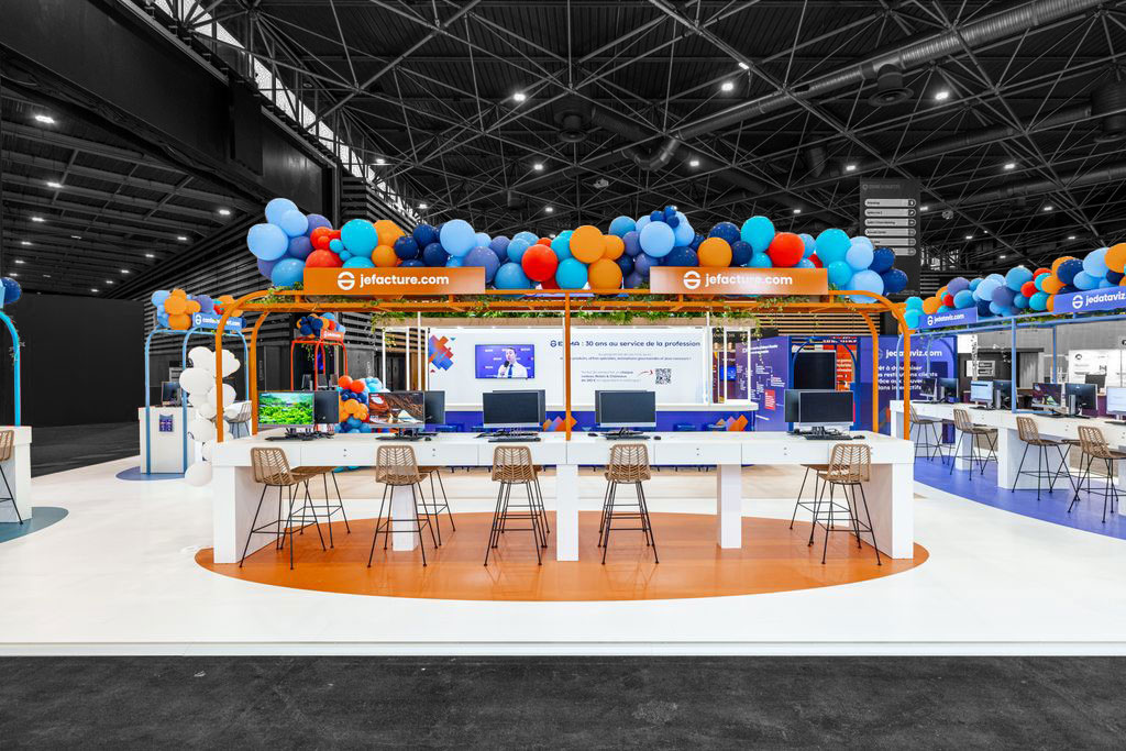 Vue de face du stand sur-mesure Ecma au salon COEC 2025.