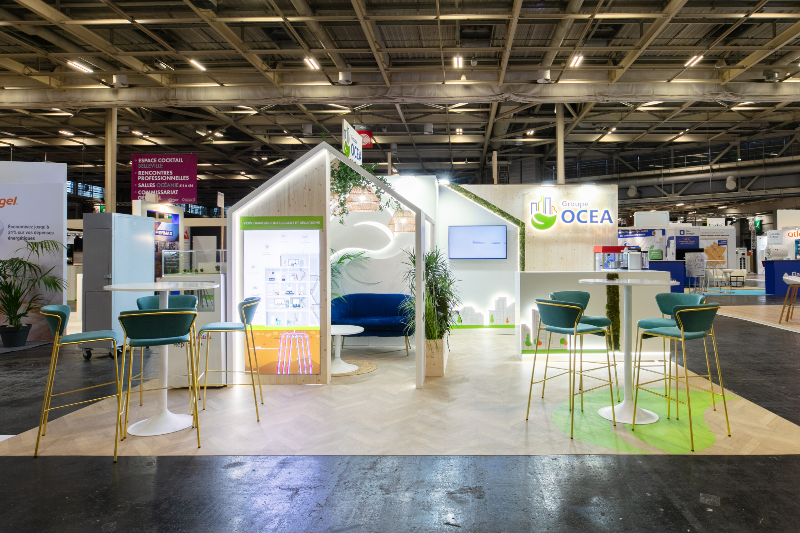 Vue de face du stand sur-mesure Groupe Ocea au salon H Expo 2025.