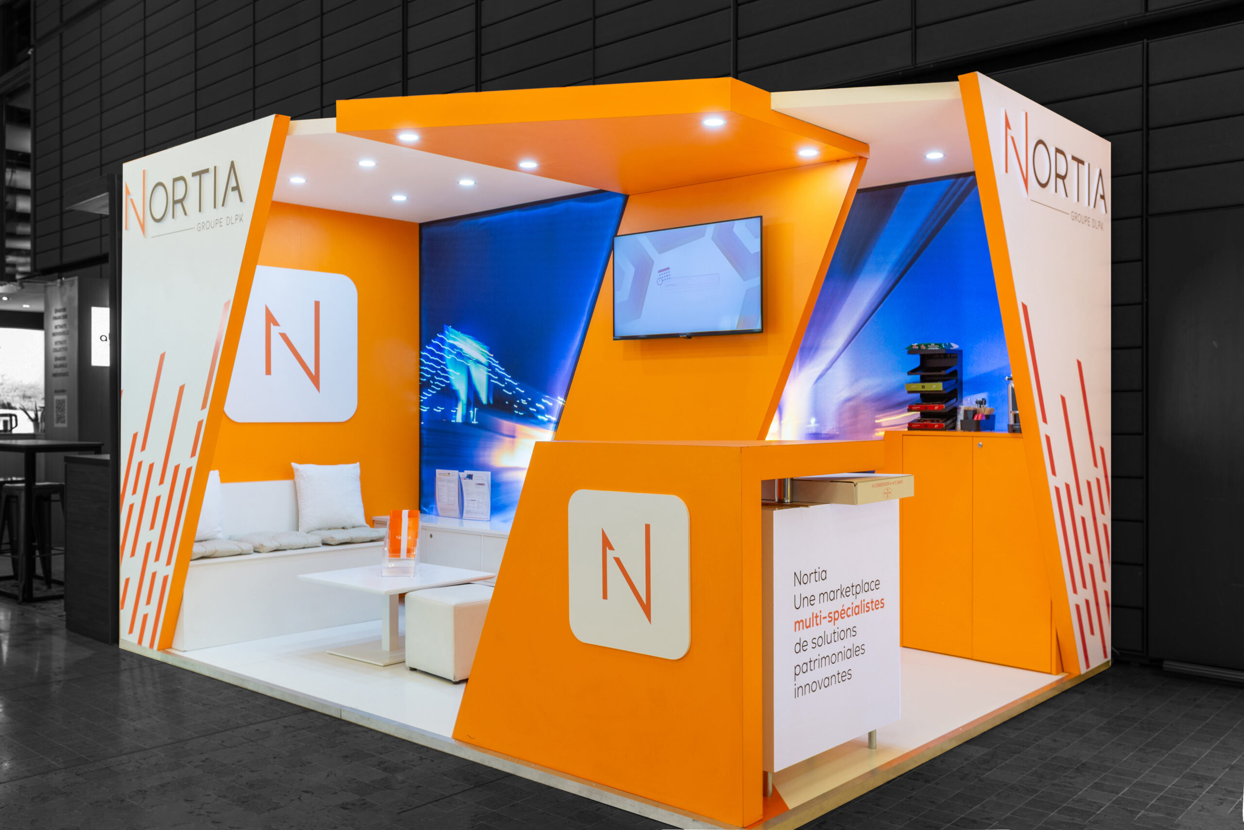 Vue de coté du stand sur-mesure Nortia au salon Patrimonia 2025.
