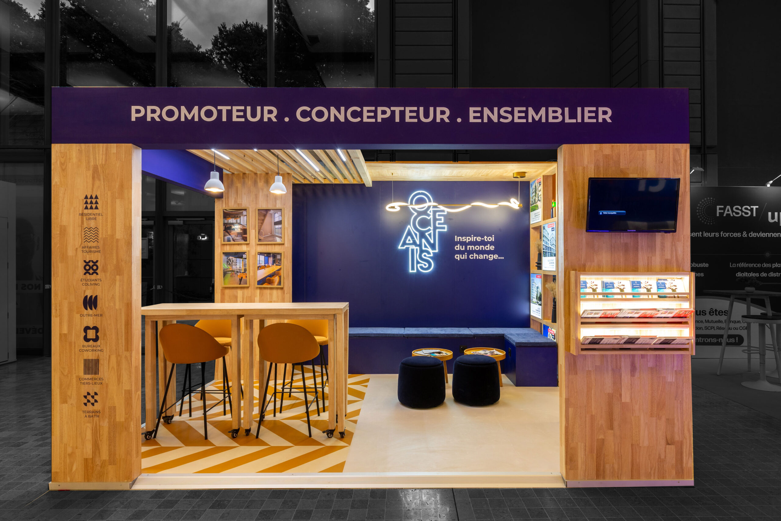 Vue de face du stand sur-mesure Oceanis au salon Patrimonia 2025.