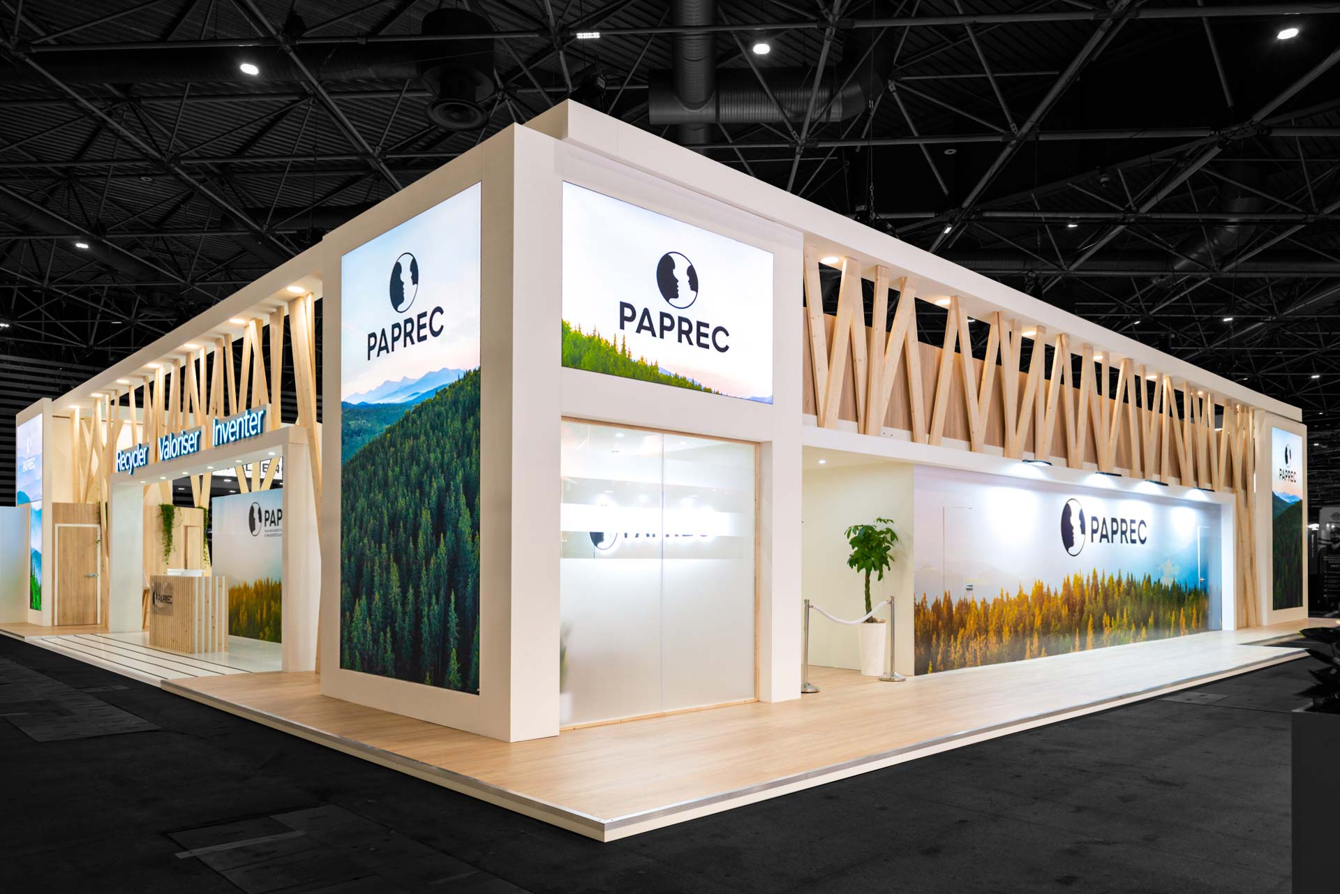Vue de face du stand sur-mesure Paprec au salon Pollutec 2025.