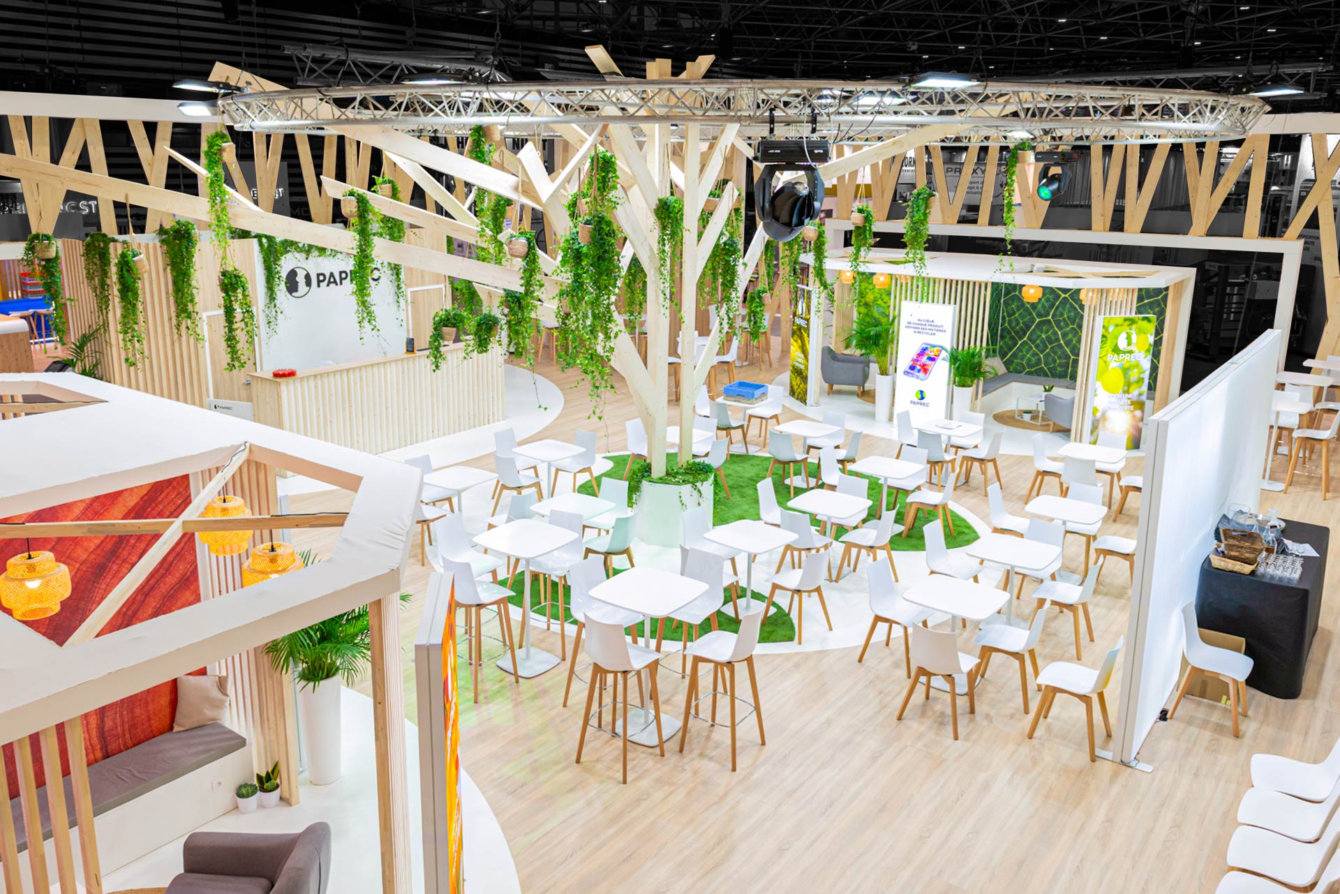 Vue d'intérieur du stand sur-mesure Paprec au salon Pollutec 2025.