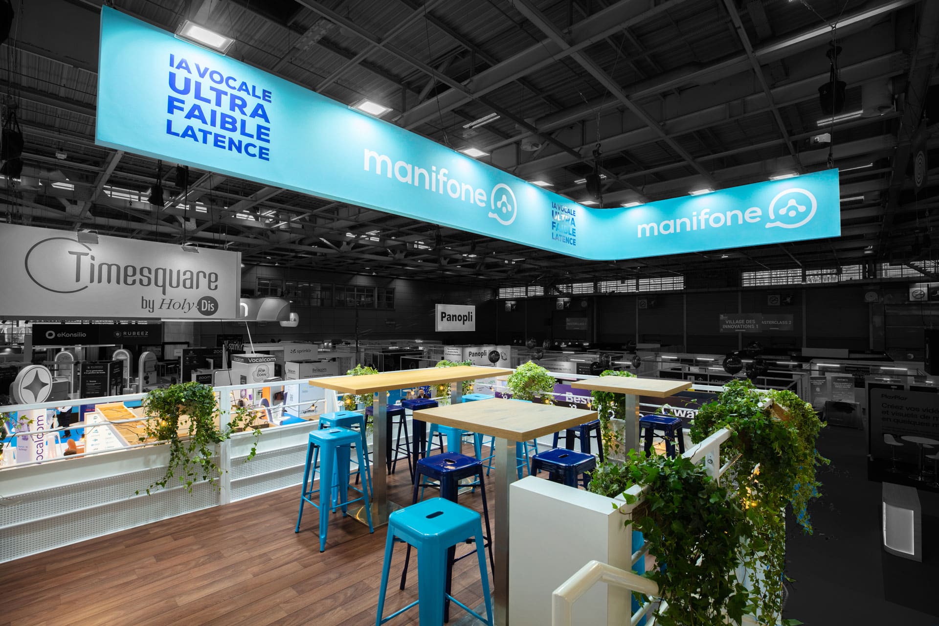 Vue d'intérieur du stand sur-mesure Manifone au salon All 4 Customer 2026.