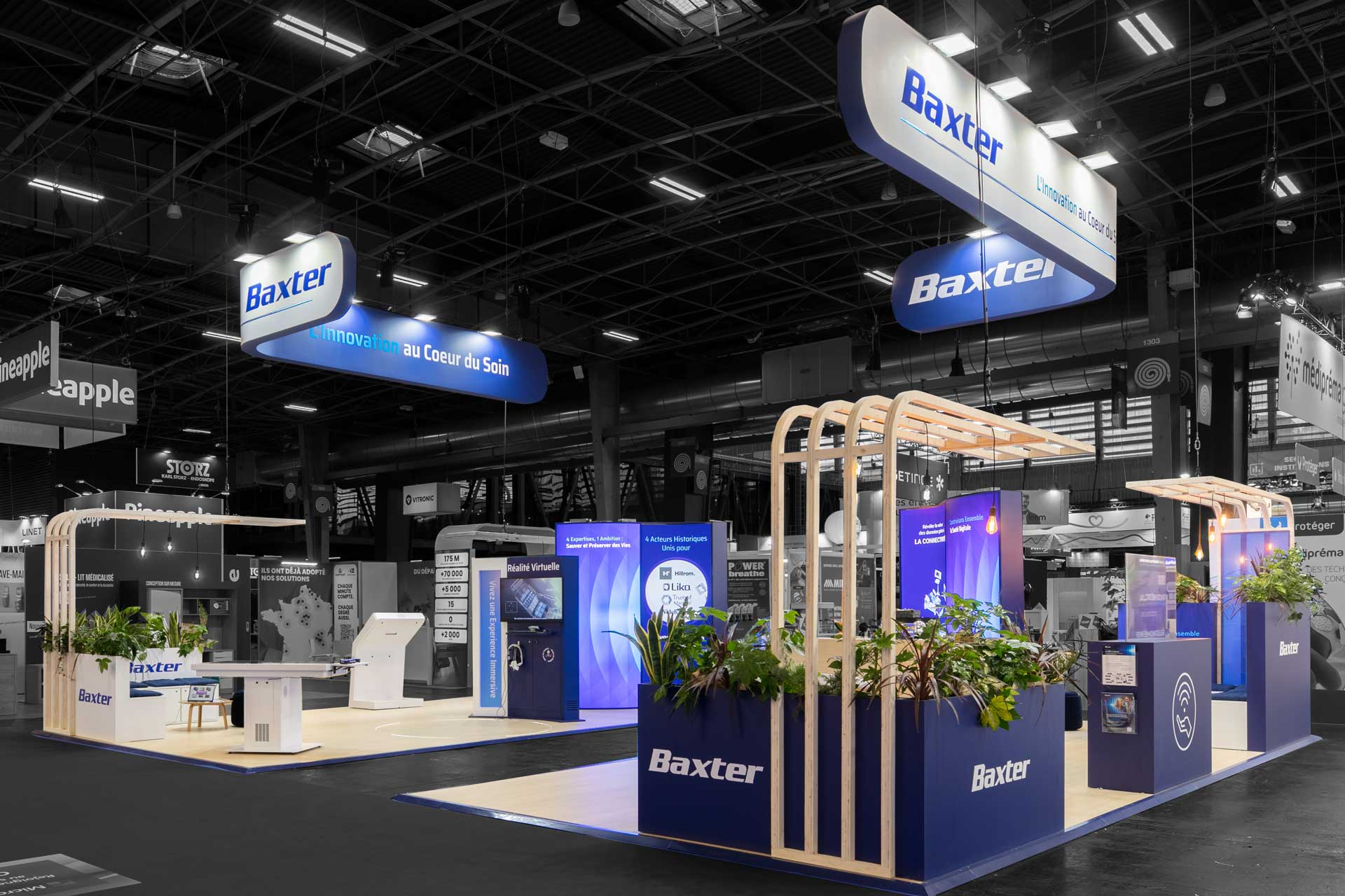 Vue de côté du stand sur-mesure Baxter au salon Santexpo 2026.