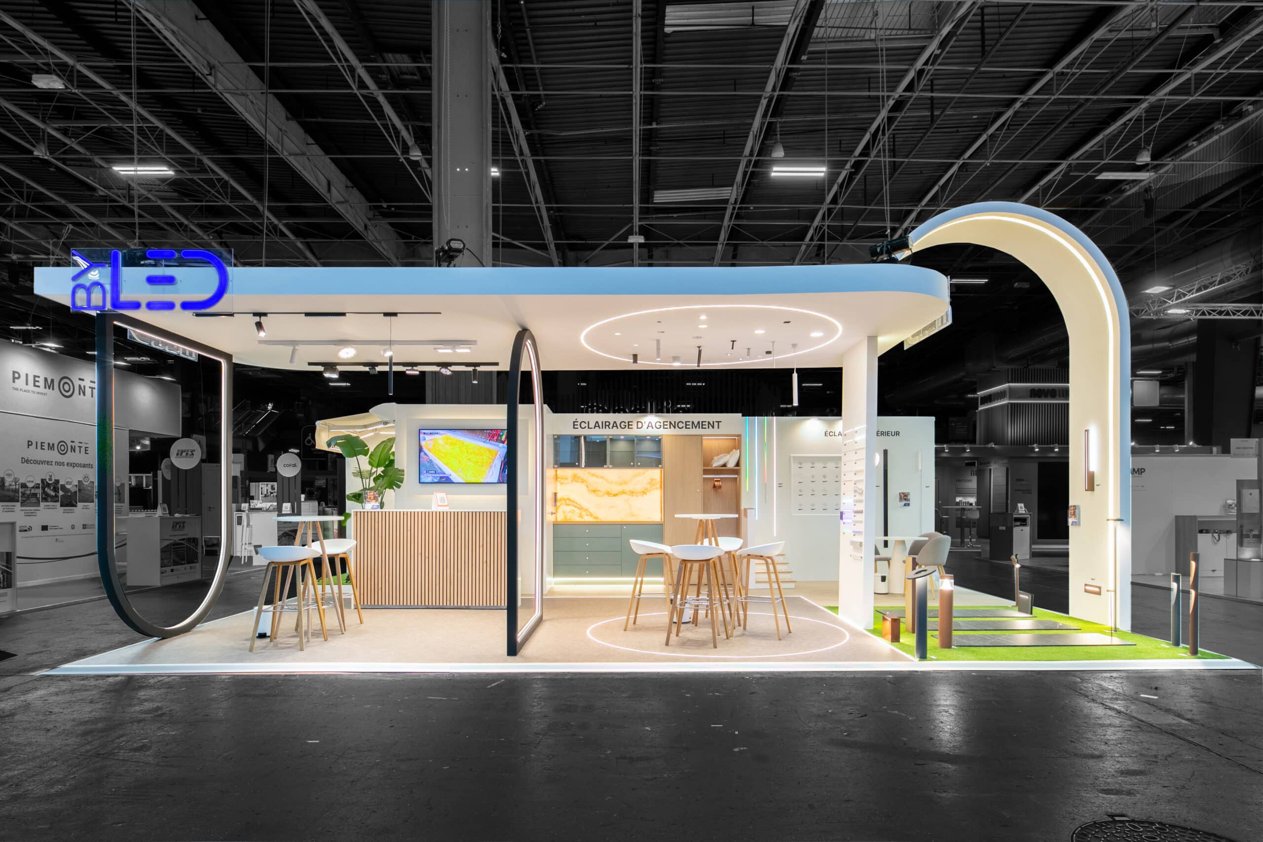 Vue de face du stand Byled au salon BATIMAT 2026.